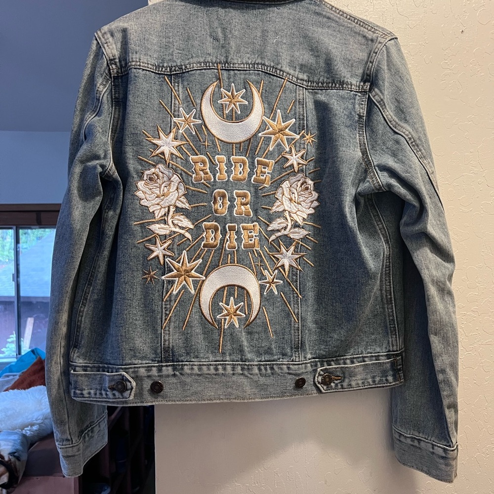 RUE DENIM Light Wash Classic Denim Jacket